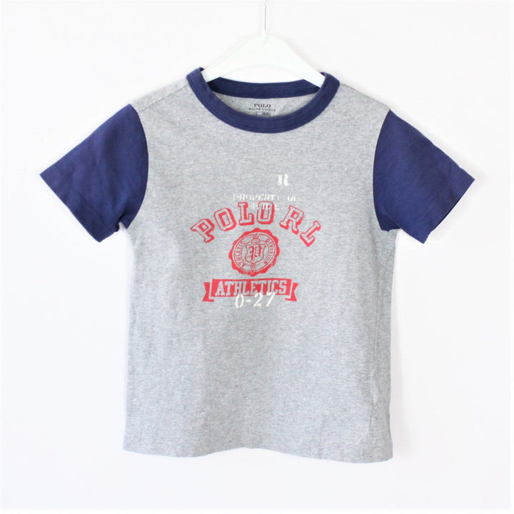 T-Shirt - Polo Ralph Lauren - 122 - grau/rot - bedruckt - Boy